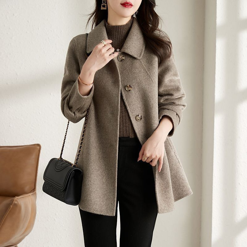 Korean Style Elegant High-End Autumn and Winter New Coat, Mid-Length Slim Fit, Slimming Effect, Doll Collar, Petite Woolen Coat for Women