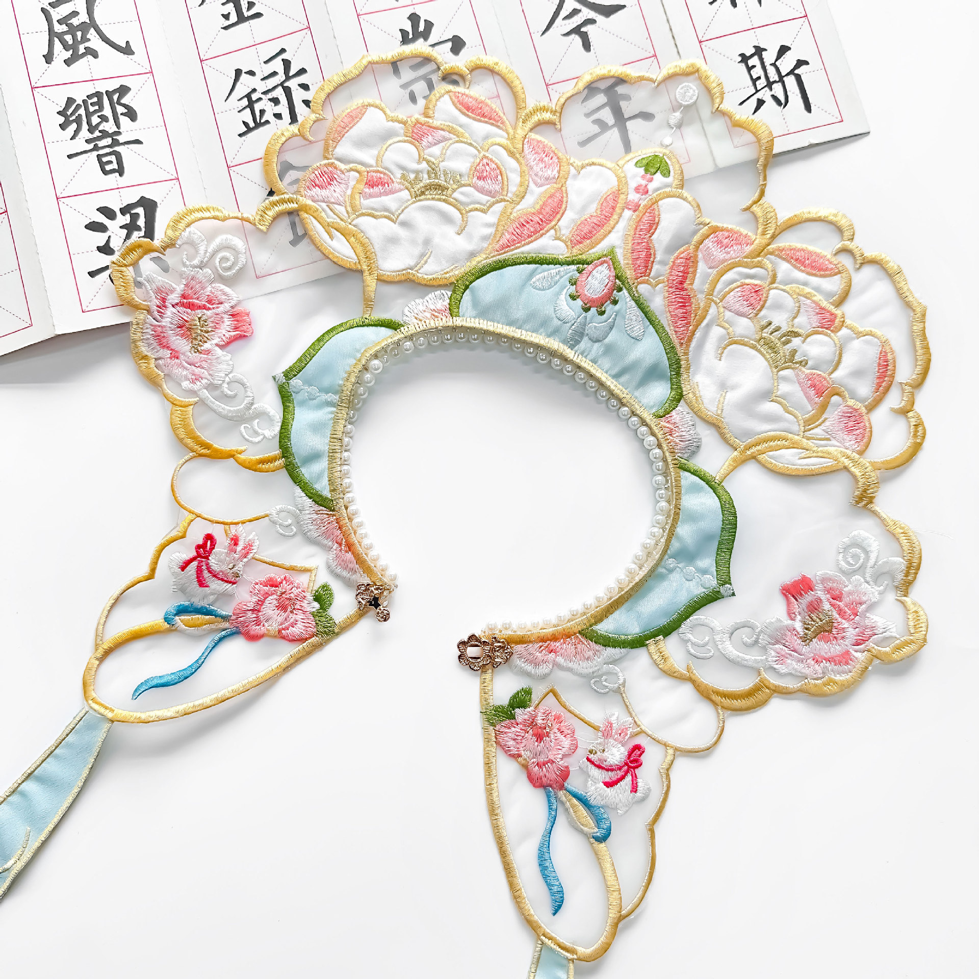 Nuevo cuello de estilo chino Graduación de la nube Chal Super Fairy Bordado Hanfu Falda de cara de caballo Correa bordada para niños Cuello falso