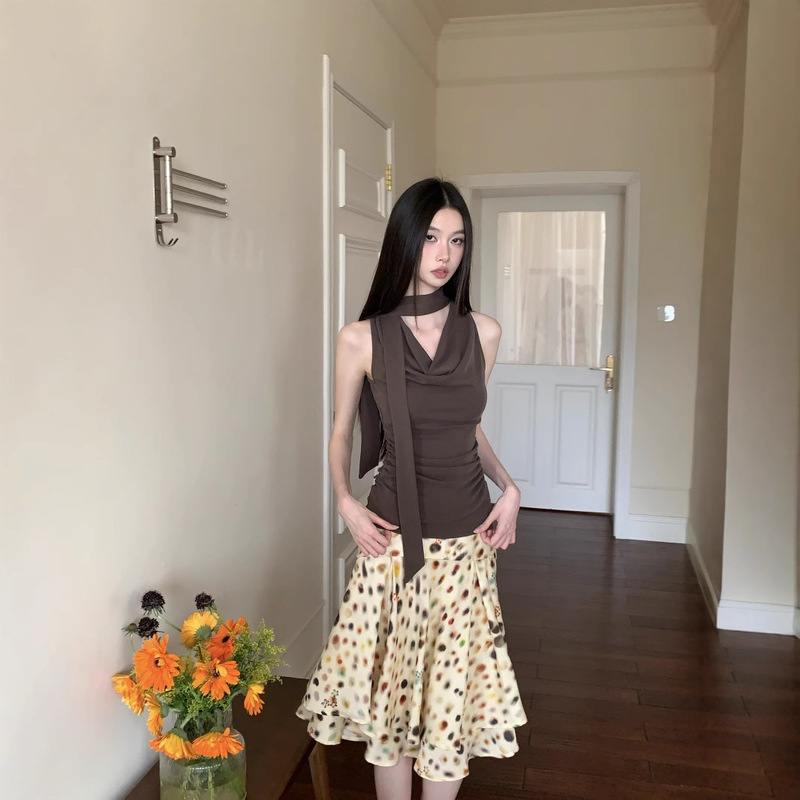 2026 Spring/Summer New Sand-Washed Low-Saturation Misty Effect Draped Neck Strap Waist-Cinching Slim Fit Camisole