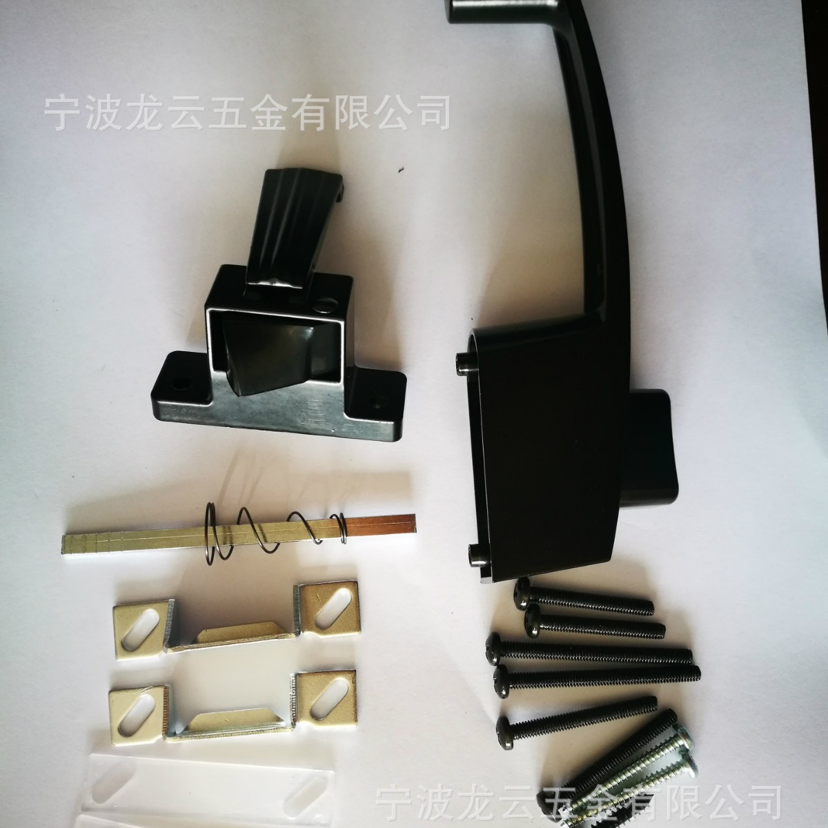 长期供应门拉手  门配件 纱窗折手 跨境供应