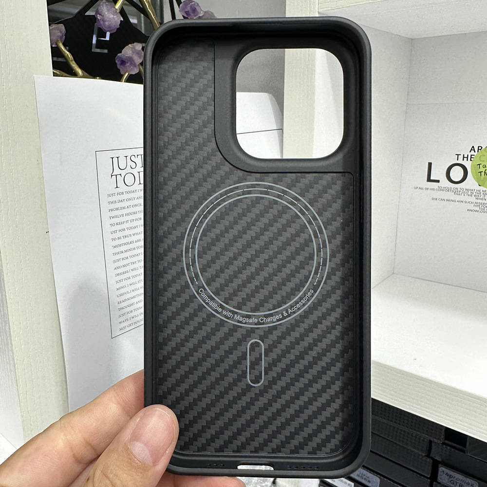 Kevlar Magnetic Phone Case For Iphone 15 Pro Max And 15 Plus_voghion.com