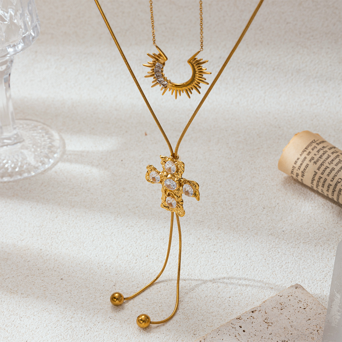 Collar de acero inoxidable TENA Europa y América lujo ligero nicho universal cruz colgante sol cadena delgada acero titanio no desvanecerse mujer