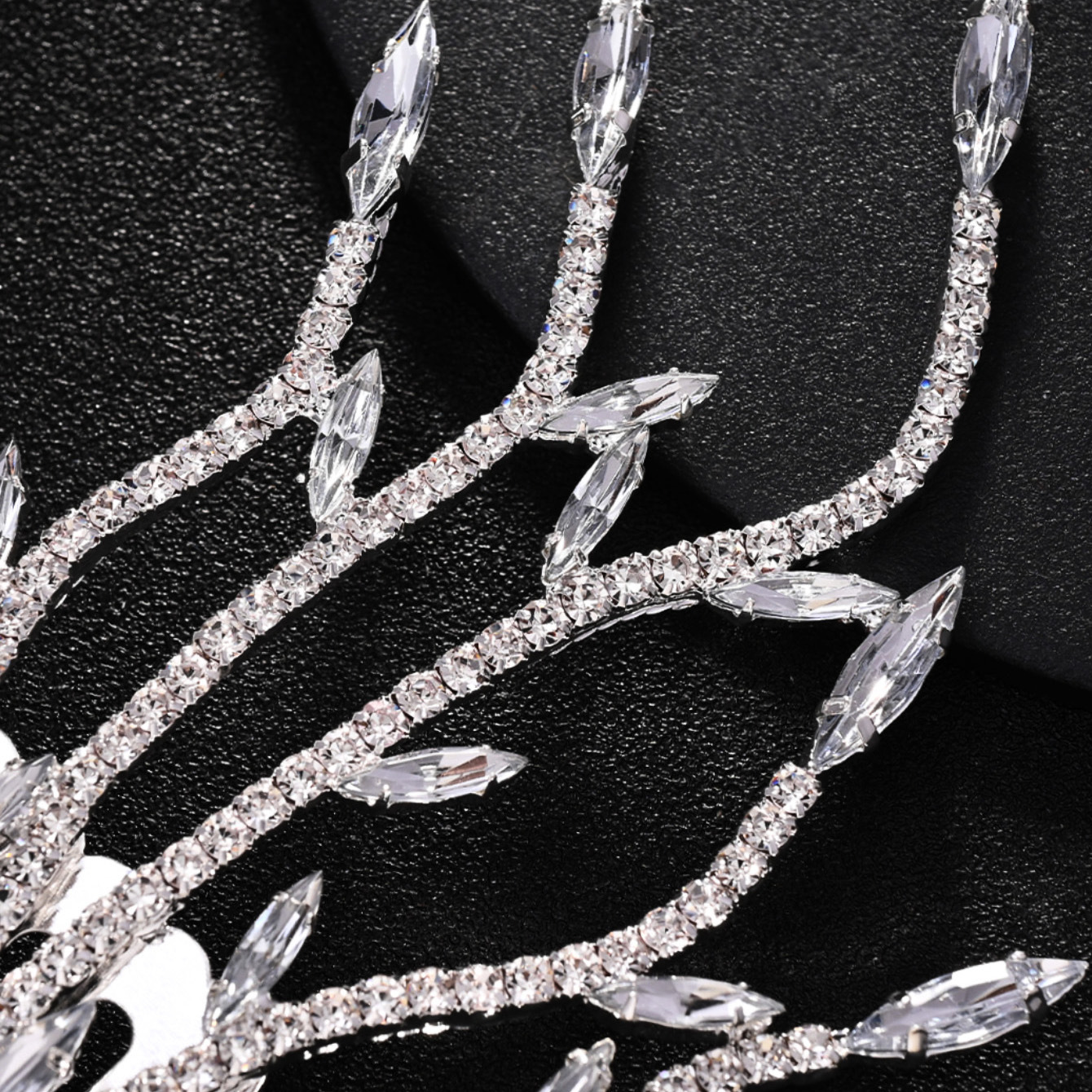 Ventas transfronterizas de novia caliente pinada de cabello super brillante accesorios de cabello de diamante de alta gama lujoso ligero tocado de viento