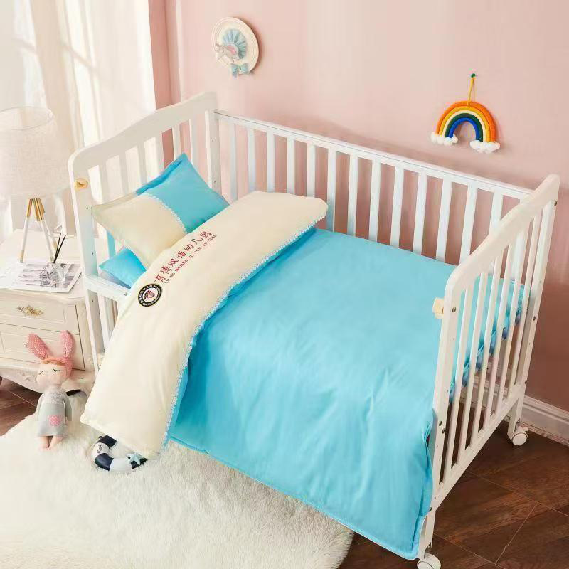 레이크 블루와 오프화이트