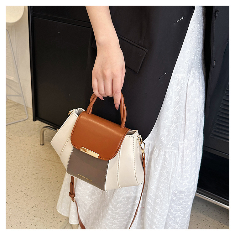 577g Weight Polyester Lining Material Zipper Closure Type Single Shoulder Strap Strap Type Crossbody Bag Bags Type Casual, Daily Occasion Pu Leather Material Color Block Pattern All Seasons Season Women's Gender Streetwear Style Square Shape Medium Size Women's Medium Pu Leather Color Block Streetwear Square Zipper Crossbody Bag 2