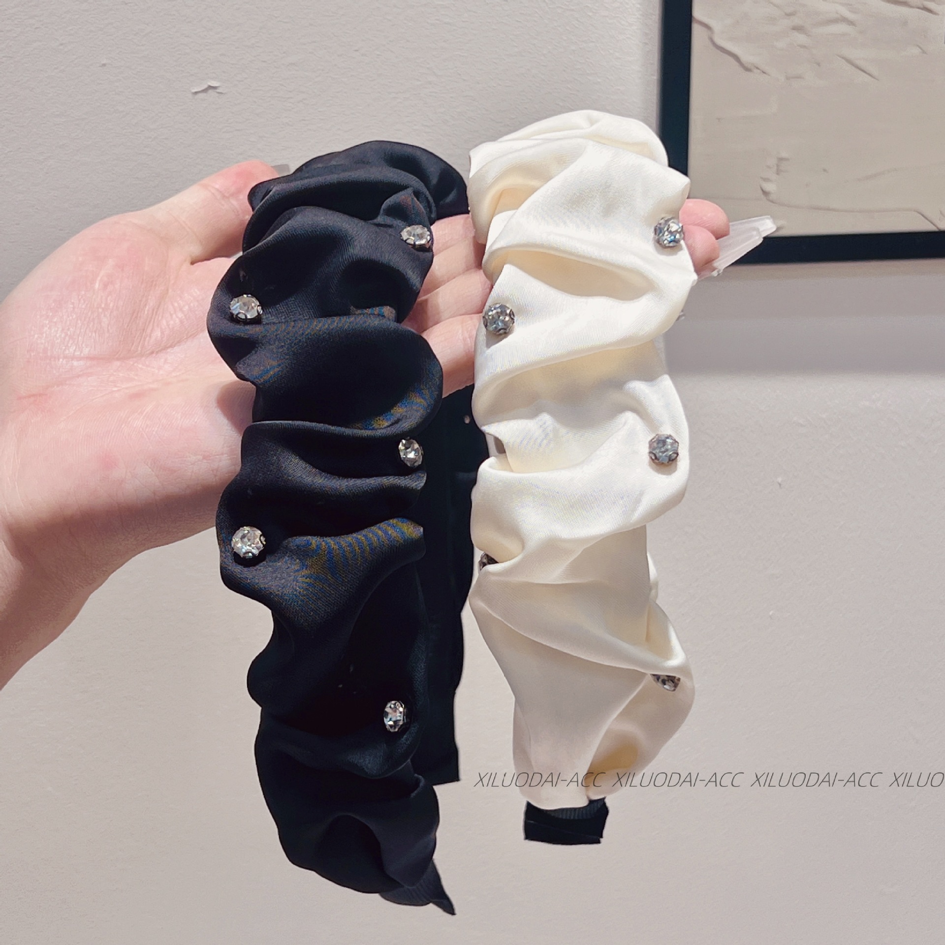 Black Headband for Women, Korean Style Versatile High-End Temperament Diamond Hairband for Going Out, Crush-Resistant Hair Accessory