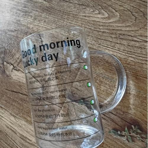 Resistente al calor ins Internet celebridad de gran capacidad de alta temperatura de vidrio borosilicato resistente elevar taza de agua con tapa y paja taza al por mayor