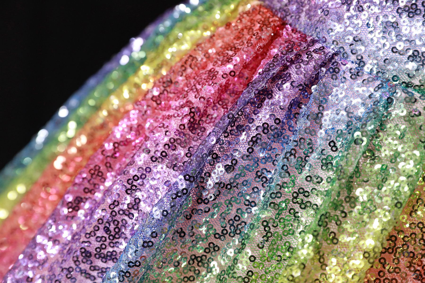 Damenbekleidung Braut verträumtes buntes Paillettenball-Performance-Kostüm mit einer Schulter Hochzeitskleid_voghion.com