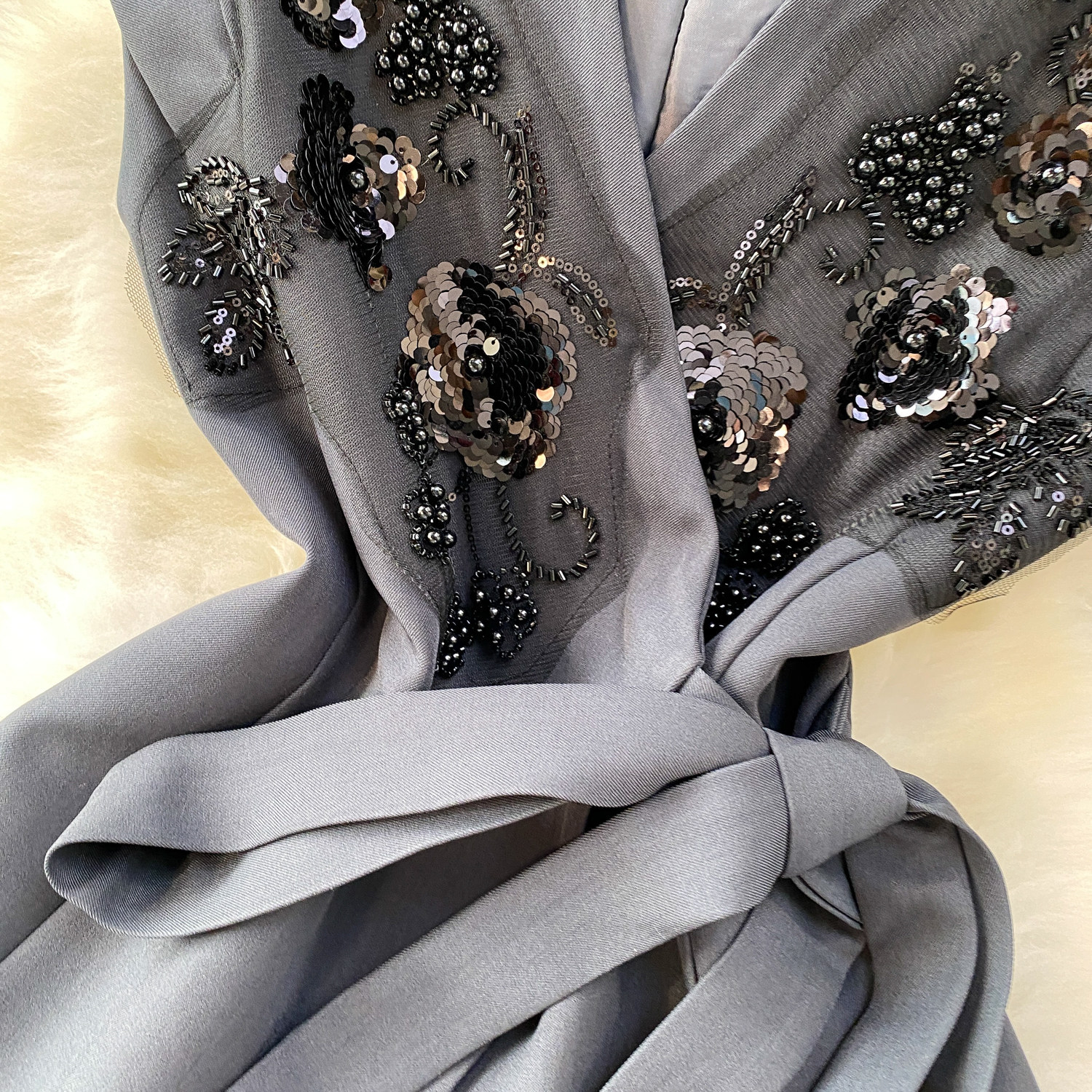 Elegant Embroidered Sequin V-Neck Waist-Defining Blazer & High-Waist Wide-Leg Trousers Two-Piece Set_ecoleips.com