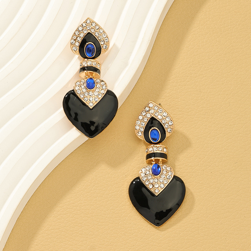 2023 cross-border new fashion luxury earrings Joker Diamond Love pendant high-end earrings wholesale women