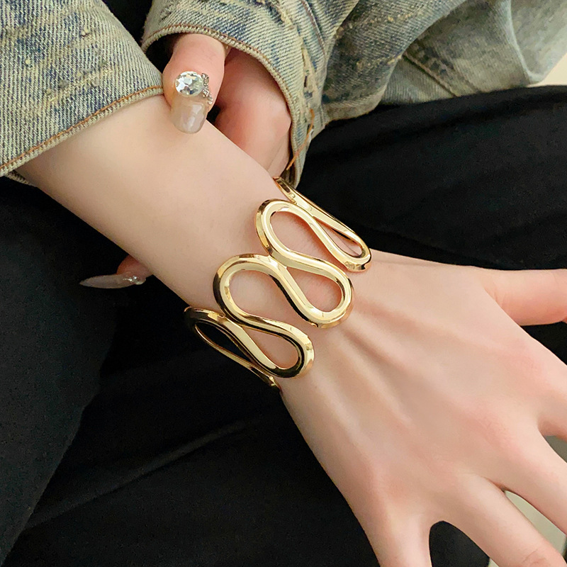 Elegant Exaggerated Geometric Alloy Bangles Wholesale display picture 16