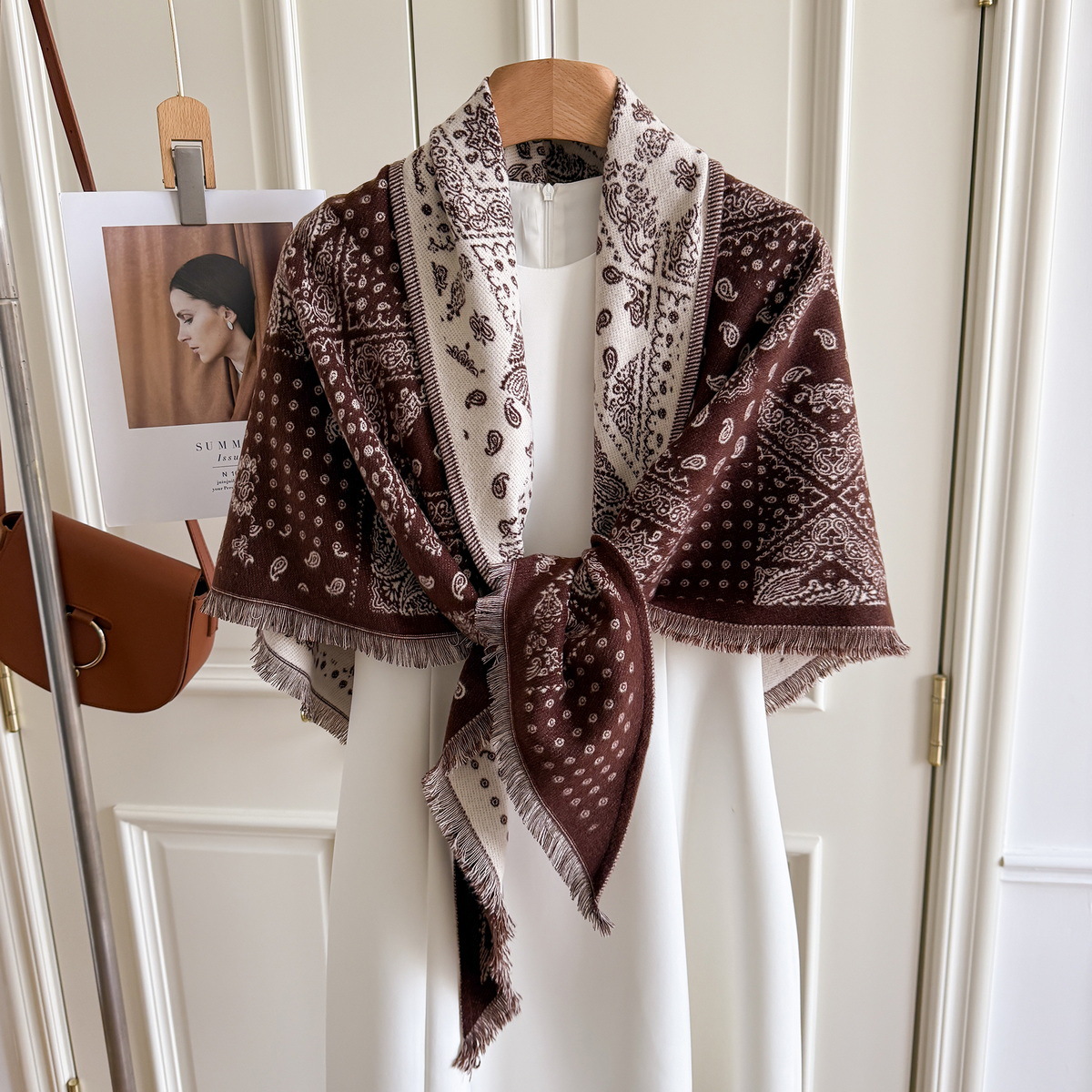 秋冬跨境新款仿羊绒围巾百搭高级感三角巾时尚保暖大披肩