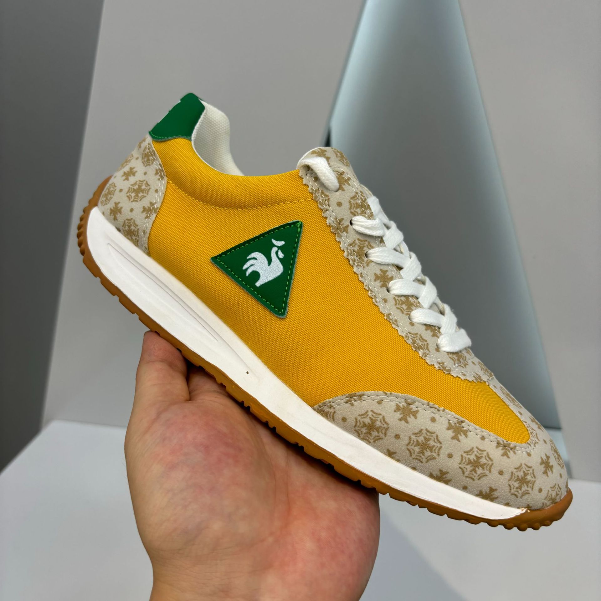 Sneakers uomo bianche scarpe casual comode da passeggio_voghion.com