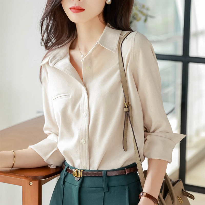 Soft and Thick Shirt with Brushed Texture, Loose Fit, Slimming, Unique Layering Shirt for Women, New for Autumn and Winter 2025