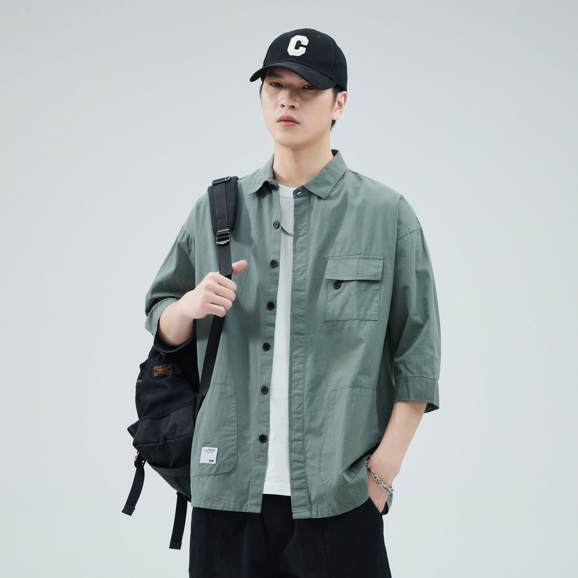 Camisa de trabajo holgada para hombre, primavera y verano, totalmente de algodón, estilo coreano, estilo americano informal, mangas tres cuartos, cuello único, bolsillo, transpirable y que absorbe la humedad.