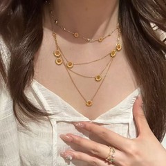 スターリングシルバー s925 ブラッシュドデイジーネックレス、軽い高級感、ハイエンド、絶妙でファッショナブルなパーソナライズされたネックレス