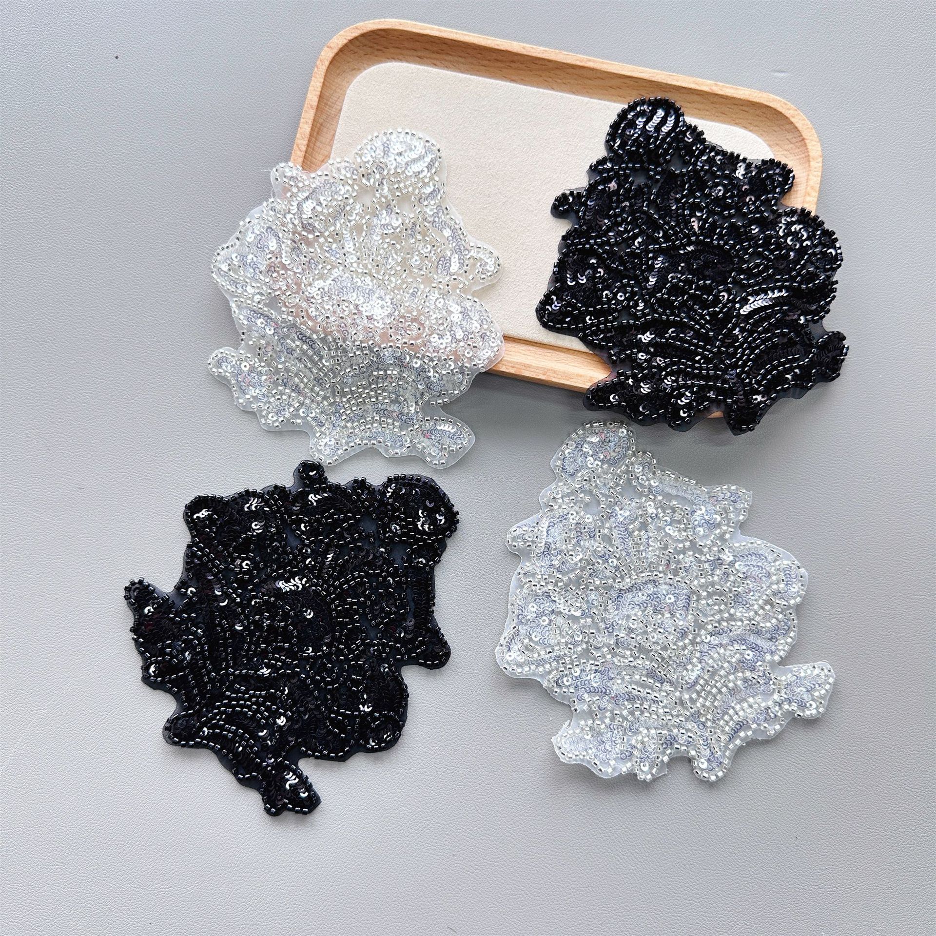 Venta caliente de pegatinas de tela bordadas de malla china, apliques bordados de flores con lentejuelas y cuentas, accesorios simples para ropa, comercio electrónico transfronterizo