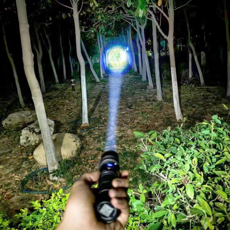 Kihu Ds60 Rechargeable Ultra-Bright Long-Range Led Outdoor Telescopic Zoom Bright Flashlight Laser Wick Waterproof