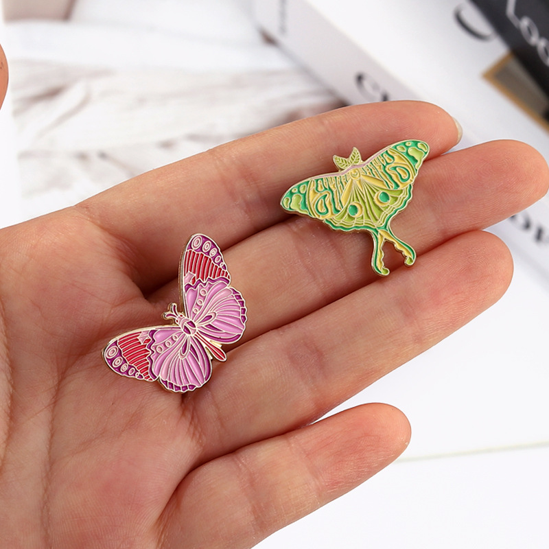 5g Weight Brooches Classification Daily Occasion Alloy Material Butterfly Pattern Women'S Gender Plating Design Simple Style Style Simple Style Pin Butterfly Alloy Plating Women'S Brooches 5