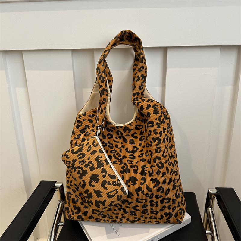 Coreano inswind pequeño patrón de leopardo de gran capacidad bolso de moda bolso de brazo de hombro para estudiantes bolso de lona de clase bolso de mujer