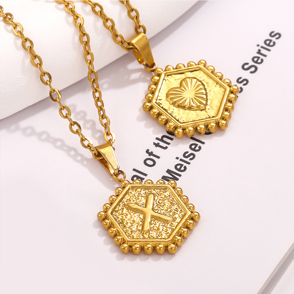 Colgante hexagonal de la letra del corazón del acero inoxidable A-Z colgante de la letra hexagonal DIY accesorios de la joyería colgante