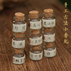 Handcrafted, time-honored formula honey-infused incense sachets featuring dual-scented blends of oud, jasmine, gardenia, dragon's breath, and fragrant pear—perfect for use in bedchambers.