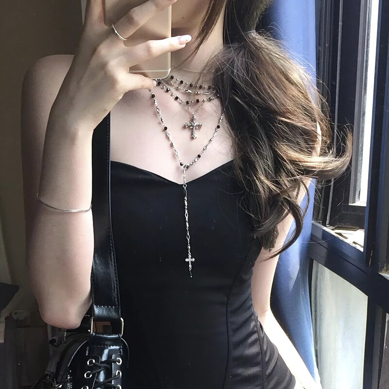 European and American Hot Girl Flash Diamond Pearl Cross Stacked Necklace Set Ins Retro Elegant Vintage Clavicle Chain Trendy and Cool