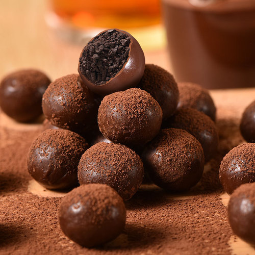 Farsmile Crispy Heart Chocolate Balls, Melts-in-Mouth Chocolate with Wafer Filling, Gift for Weddings, Celebration Candies, Boxed