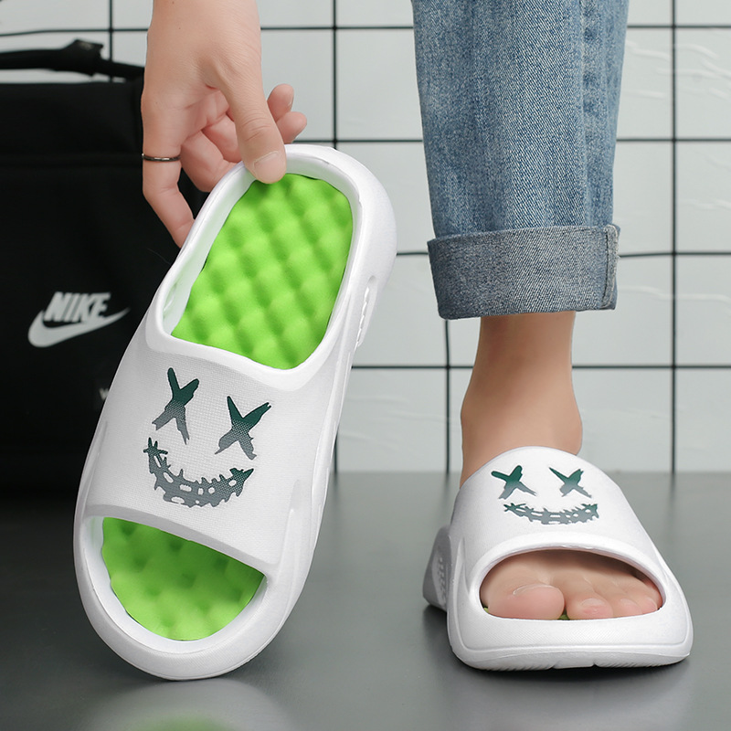 Zapatillas para hombres de verano en el hogar, zapatillas de masaje interior, zapatillas de moda antideslizantes, zapatillas de playa de gran tamaño