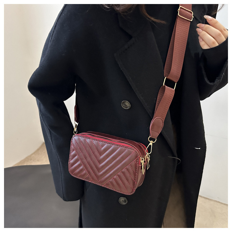 150g Weight Nylon Lining Material Sewing Thread Fashion Element Zipper Closure Type Single Shoulder Strap Strap Type Crossbody Bag Bags Type Casual, Daily, Shopping Occasion Pu Leather Material Solid Color, Lingge Pattern All Seasons Season Women's Gender Classic Style Style Square Shape Women's Pu Leather Solid Color Lingge Classic Style Sewing Thread Square Zipper Crossbody Bag 5