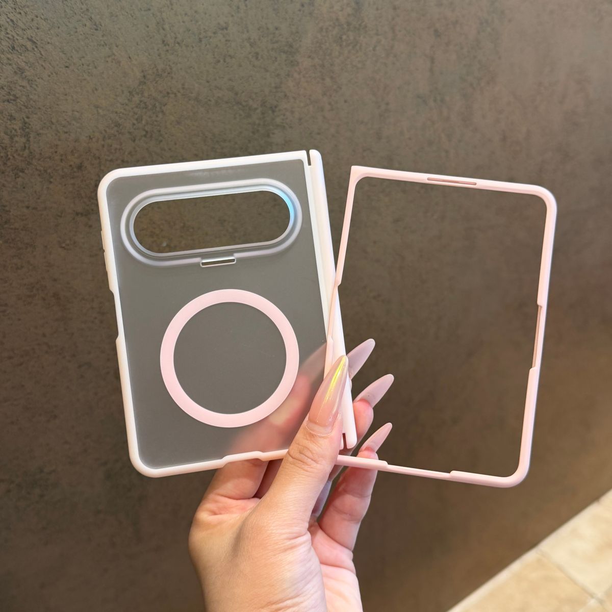 Magnetic single-axis film-matte transparent powder soft shell
