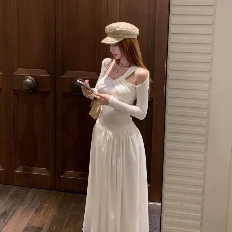 Asymmetrical neckline, off-shoulder, long-sleeved knitted dress for women, autumn style, elegant and slim-fit, patchwork design, pleated, waist-cinching, A-line skirt
