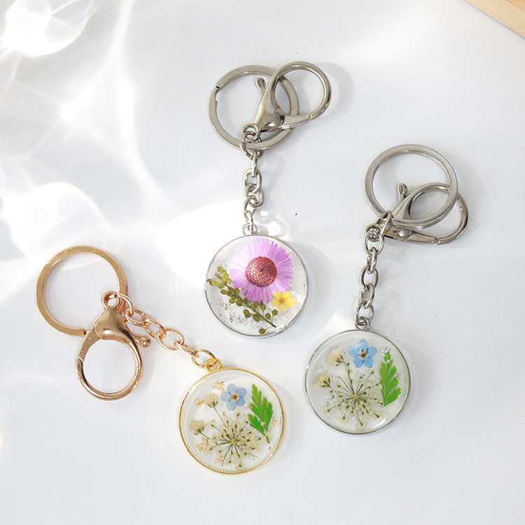 Dried Flower Keychain Forget-Me-Not Lace Daisy Real Flower Specimen Glue Immortal Flower Factory Direct Sale