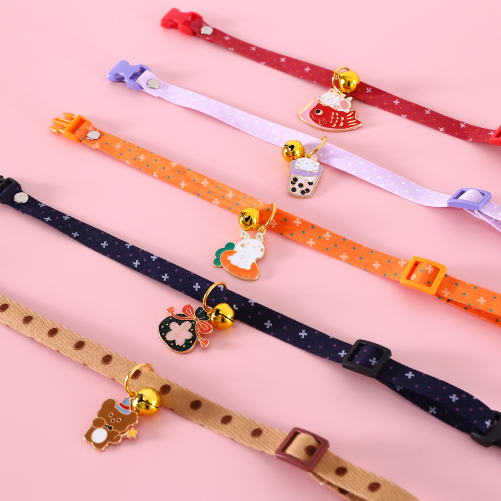 Points de onda pequeña bolsa de flores de botón campana ajustable collar de mascota gatos perros cachorros osos collares accesorios de pez de Año Nuevo