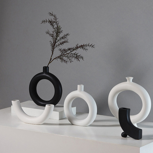 Minimalist black ceramic decorative vase, high-end artistic flower arrangement, study living room, entrance hall decoration