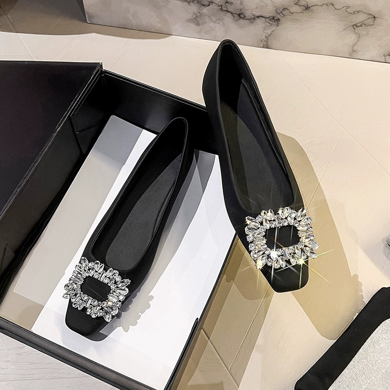 Женские туфли на плоской подошве с квадратной пряжкой и мелким горлышком, весна-осень 2023, новые универсальные туфли из мягкой кожи с квадратным носком, женские туфли большого размера от 41 до 43