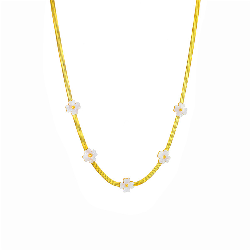 Four Leaf Clover, Butterfly, Daisy Pattern Women'S Gender Elegant Four Leaf Clover Butterfly Daisy Titanium Steel Inlay Shell Necklace