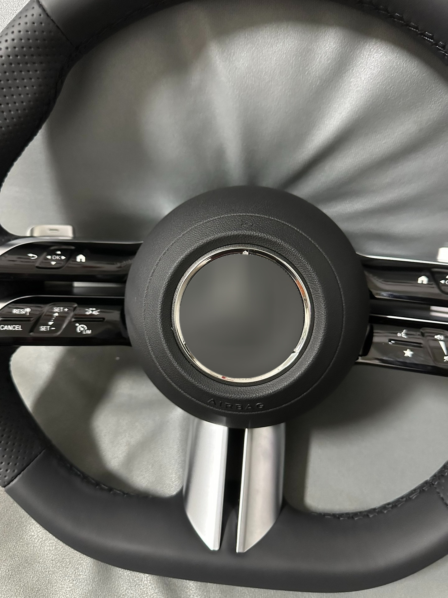 Custom modified new Mercedes-Benz E series steering wheel e260E300e53e350eL Dragonfly black genuine leather assembly