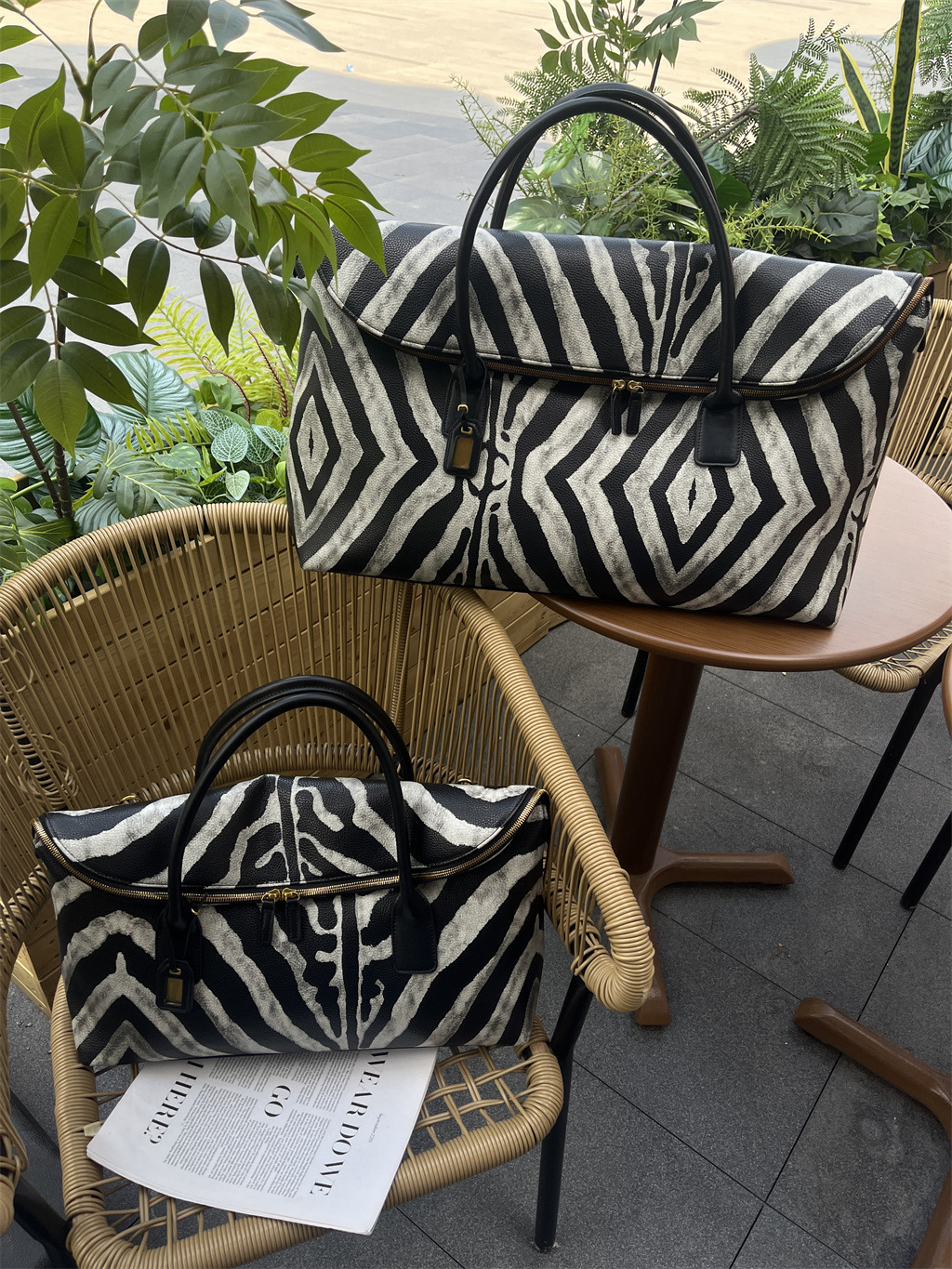 Travel Bags Zebra Pattern Fashion Travel Bag New Style Gym Bag Handbag Luggage Bag Large Capacity Registration Bag Short Distance Messenger Bag_voghion.com