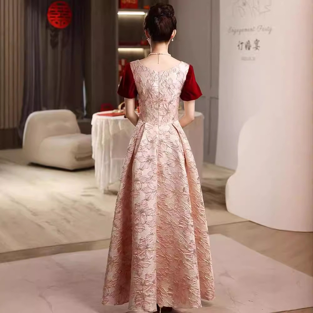 Vestido de novia estilo francés, nuevo estilo 2026, vestido de compromiso color rojo vino, satén estampado, favorecedor para la tez, para la ceremonia de regreso a casa.