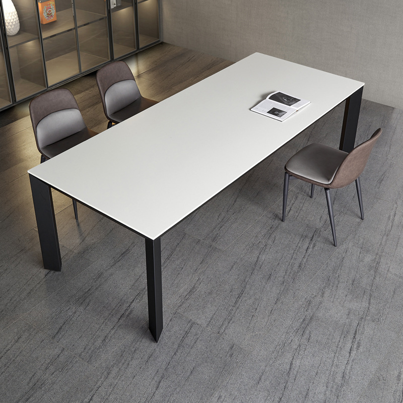 Mesa de comedor de tabla de roca gruesa de Delifeng, combinación de mesa y silla de comedor rectangular de lujo moderno y pequeño tipo de casa minimalista italiana