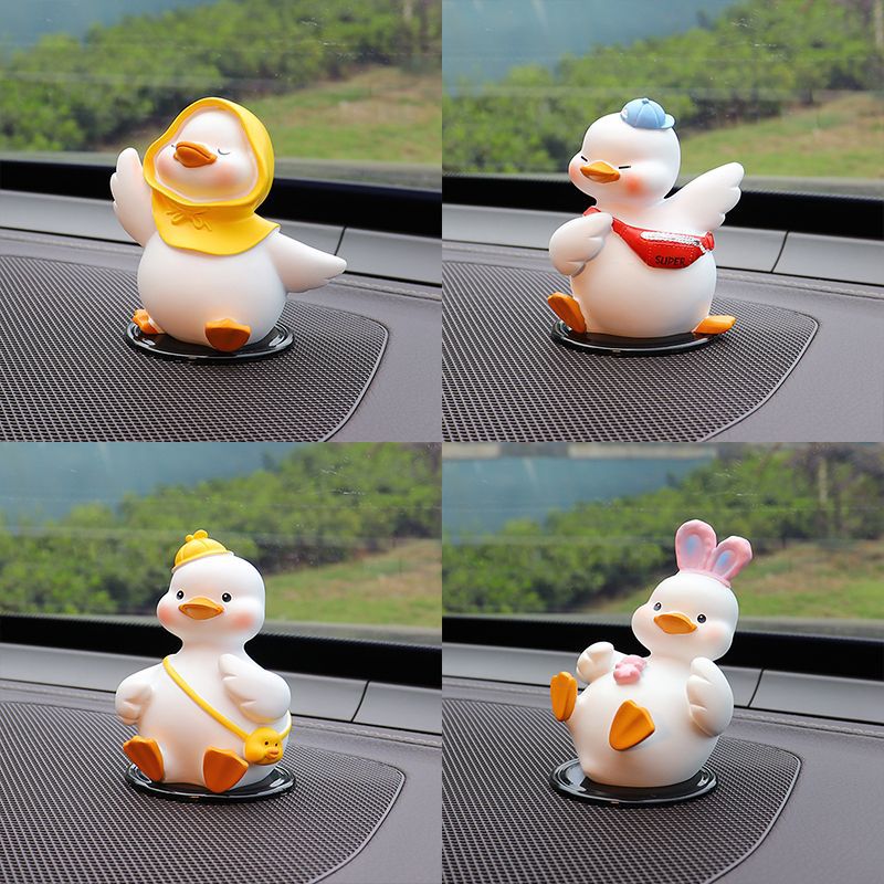 Décoration de tableau de bord de voiture créative et mignonne, petit canard tendance, décoration d'intérieur pour femmes_voghion.com
