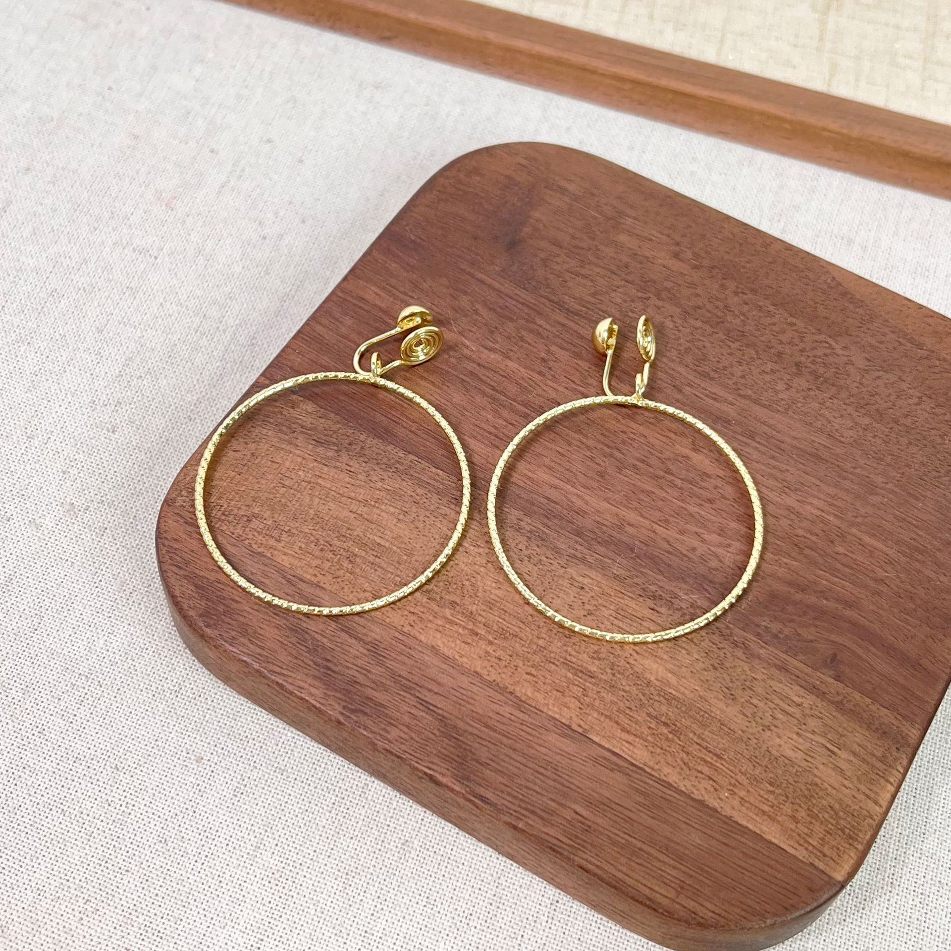 1# gold pigment hoop ear clip-4CM