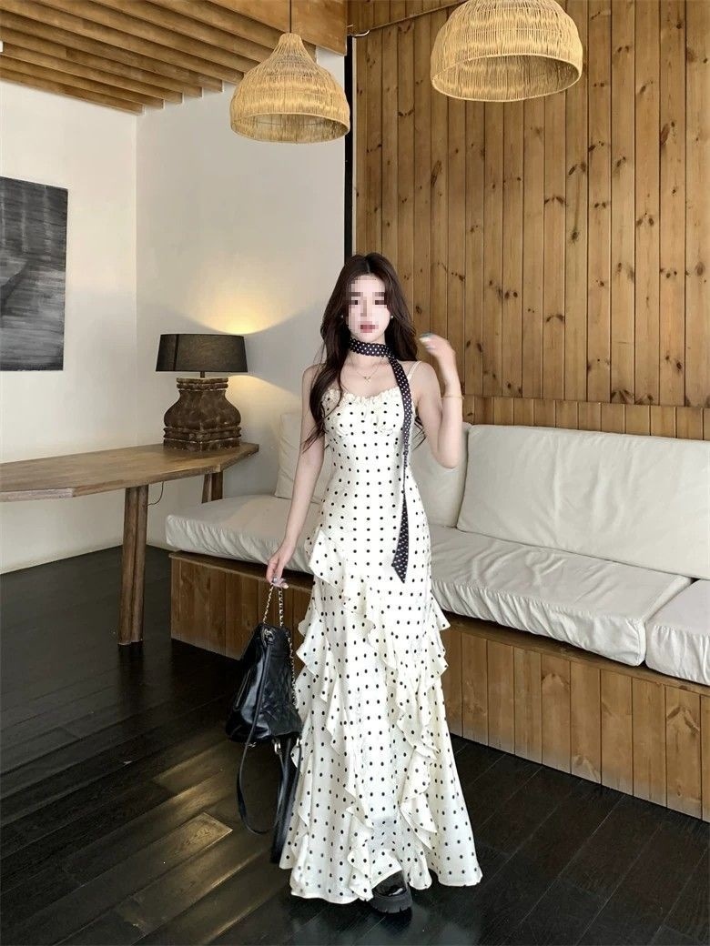 Váy maxi nữ thắt eo kiểu Pháp dây mảnh họa tiết chấm bi — Váy trắng gạo, Bộ đồ đen chi tiết 3