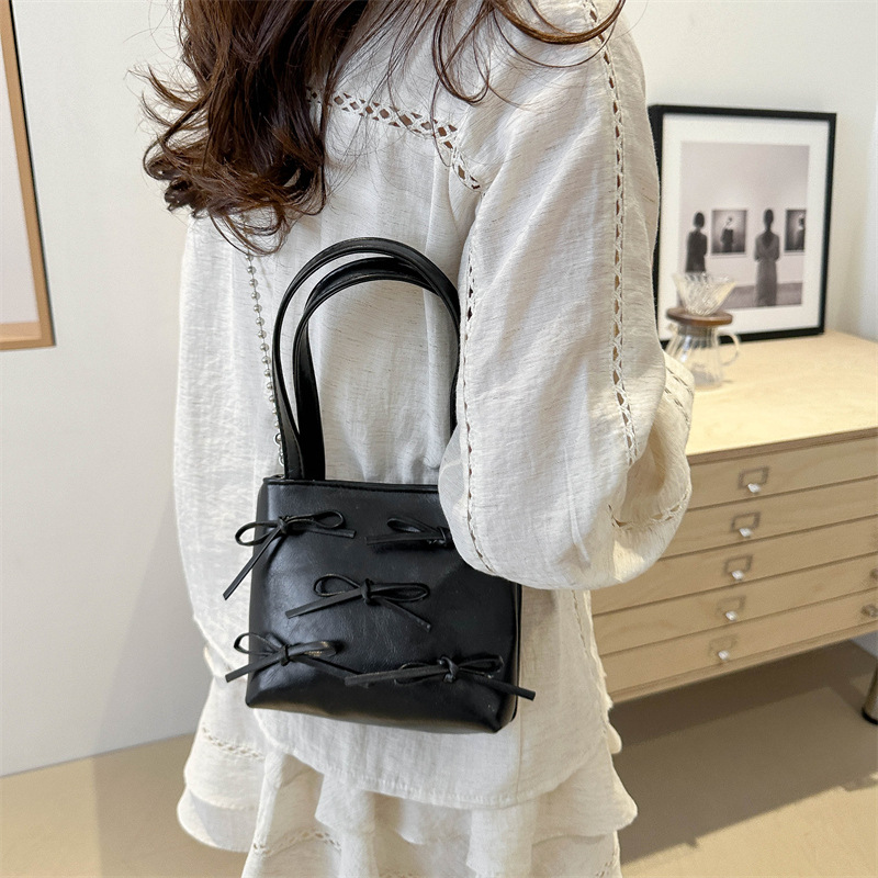 Bolso de estilo de ballet de alta cara, verano 2024, nuevo estilo de moda, bolso de cadena, bolso de ballet, bolso de cubo de agua super caliente