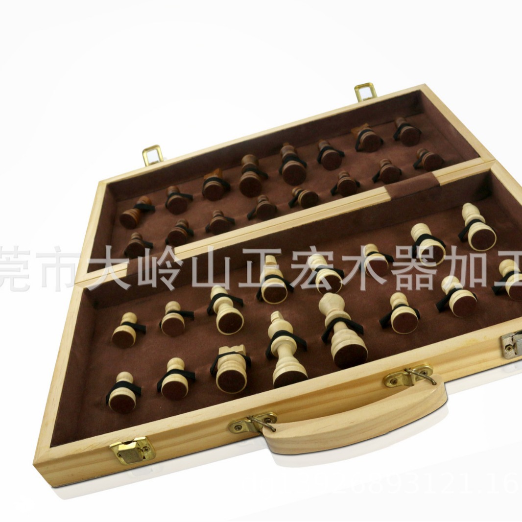 厂家专业加工 木制国际象棋  游戏类棋子  欢迎来样