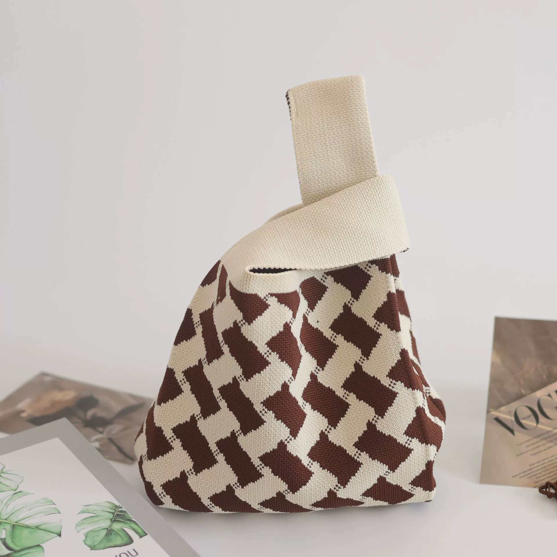 **Trendy Straw Shoulder Bag by 棉立坊 - Perfect for Fashion-Forward Internet Celebrities!**