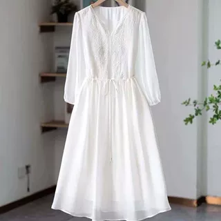 新中式刺绣雪纺连衣裙女2026春款高级气质宽松显瘦度假长裙子厂家