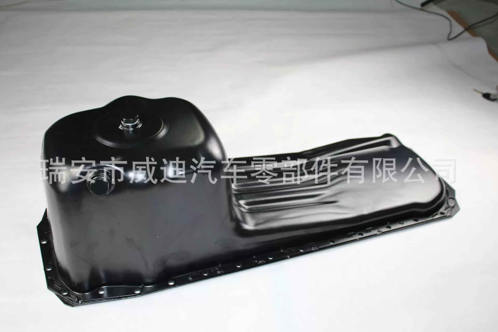 Подходит для железного масляного поддона двигателя, подходящего для Cummins. 3896246 3896250 3896328