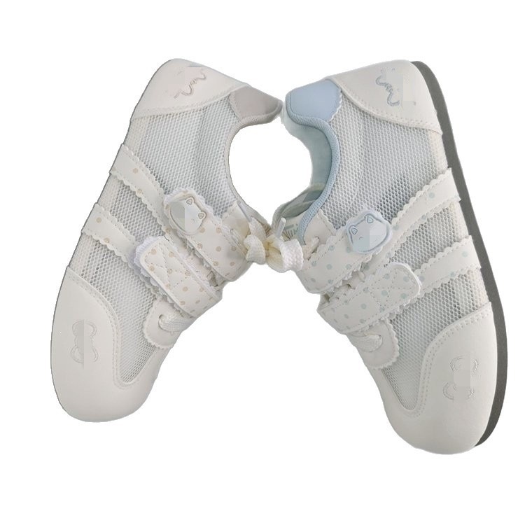 Dulces gatos coreanos zapatos blancos para mujeres 2026 verano nuevos zapatos de skate casuales para estudiantes zapatos deportivos diarios